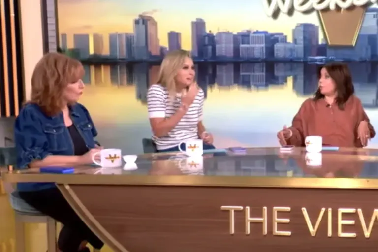 Sara Haines sorprende a todos con una salida inesperada en The View
