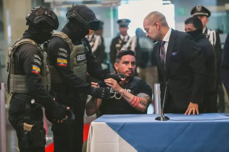 ¡Escándalo en la Salud! Pruebas de corrupción quedan sin respuesta en Ecuador