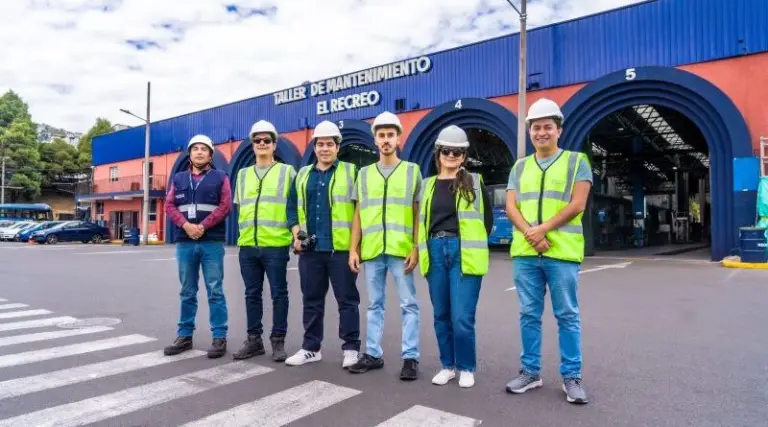 Delegación chilena observa avances en transporte público de Quito