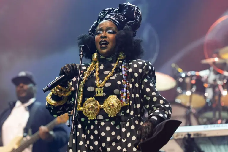 ¡Lauryn Hill brilla a las 3 a.m., pero el estadio estaba vacío!