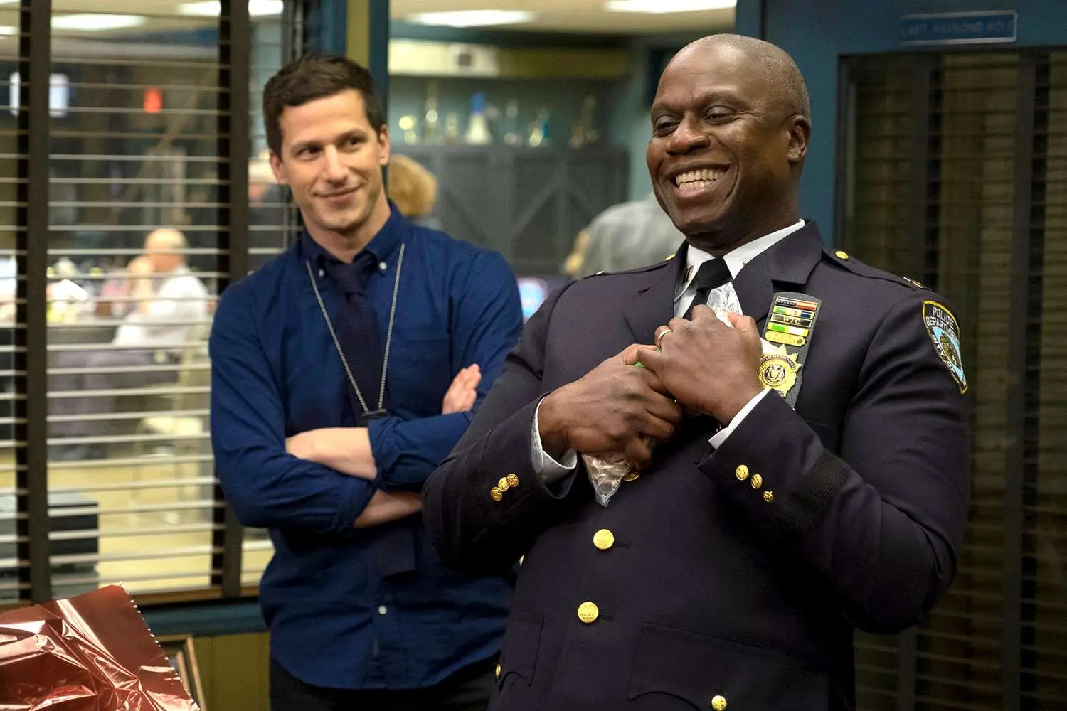 Andy Samberg revela su profundo dolor por la muerte de Andre Braugher- Últimas noticias Ecuador