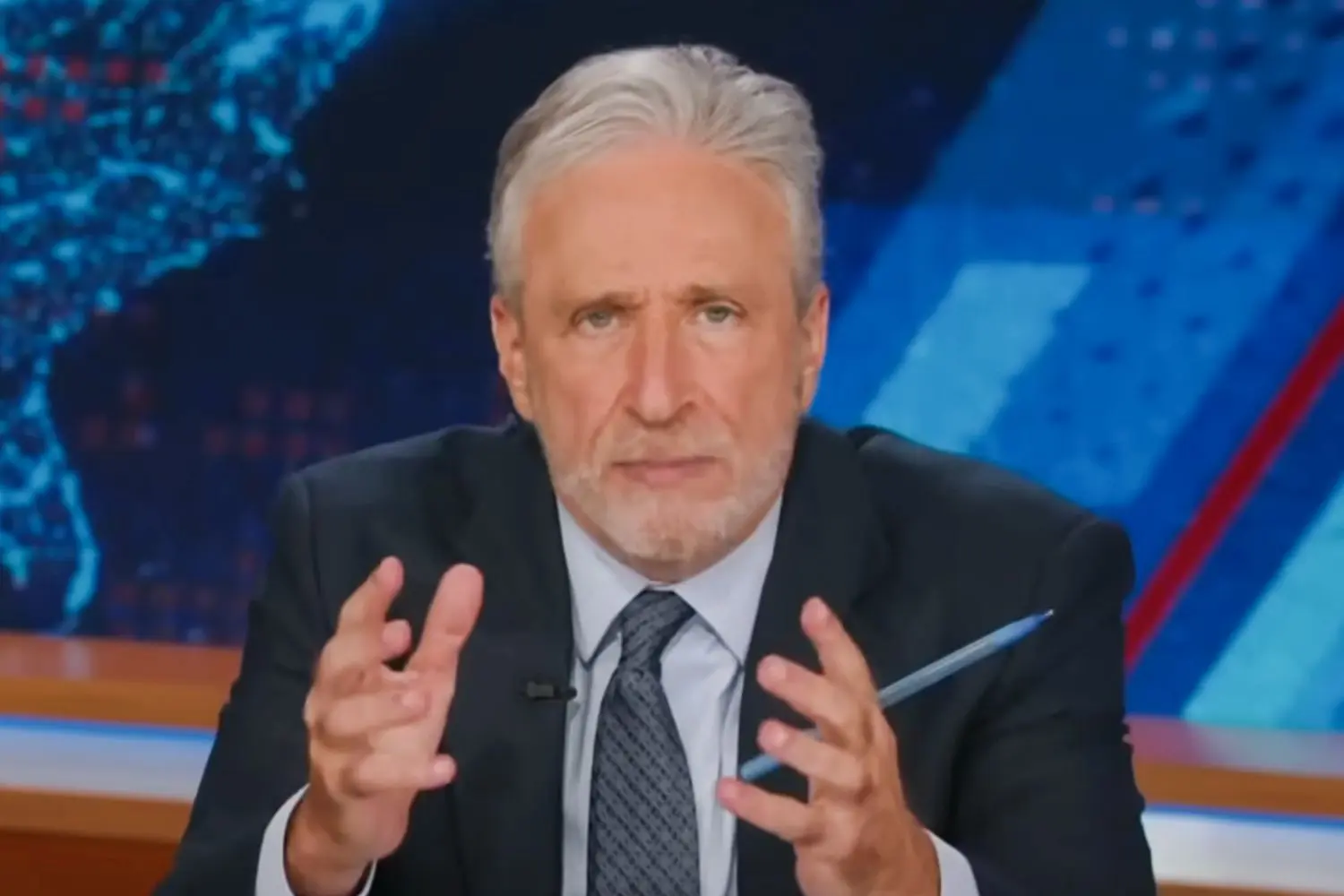 Jon Stewart vuelve a criticar a Trump con humor y nostalgia por su pasado en WWE- Últimas noticias Ecuador