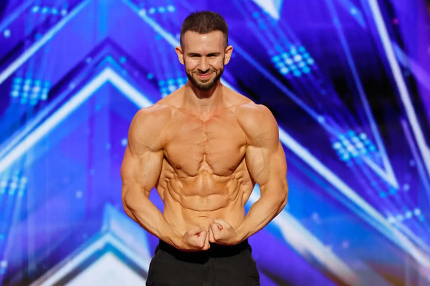 El asombroso talento de este musculoso concursante dejó a todos boquiabiertos- Últimas noticias Ecuador