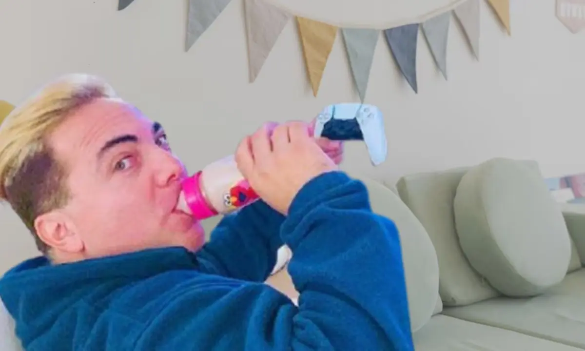 Cristian Castro revela su peculiar hábito: ¡toma leche en biberón a sus 50 años!- Últimas noticias Ecuador