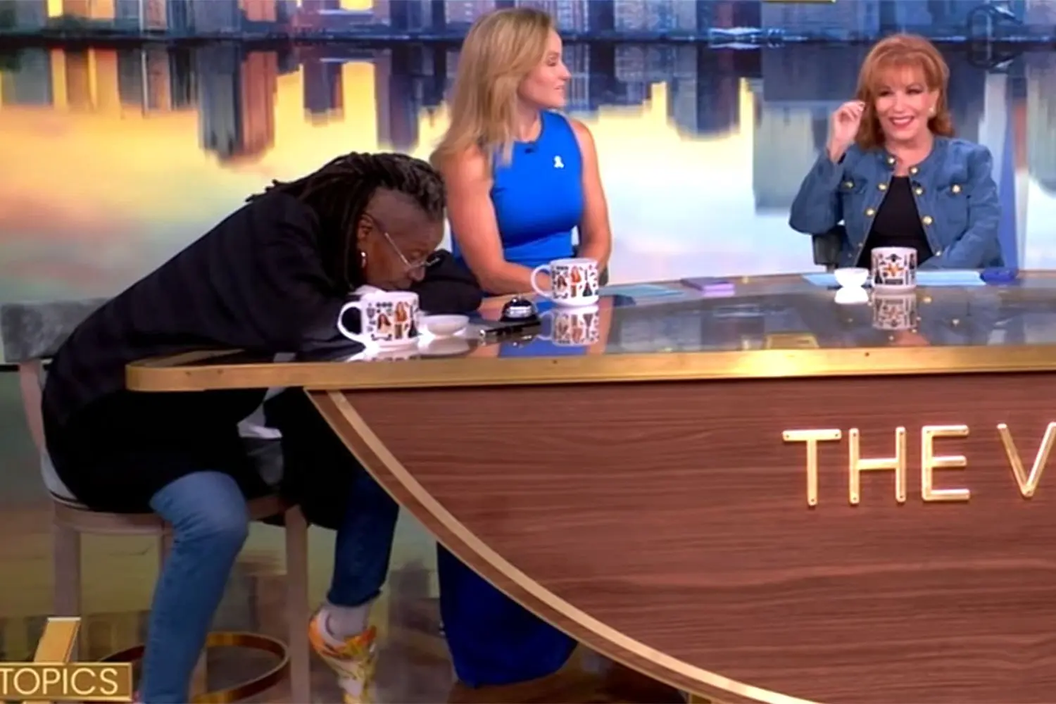 ¡Increíble! Whoopi Goldberg se queda dormida en pleno programa de The View- Últimas noticias Ecuador