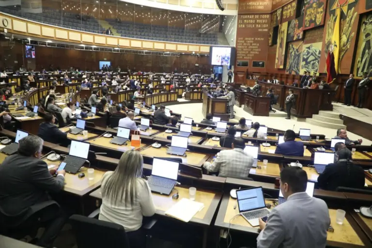 ¡Revolución en la Salud! La Asamblea Nacional da un paso gigante por Ecuador!