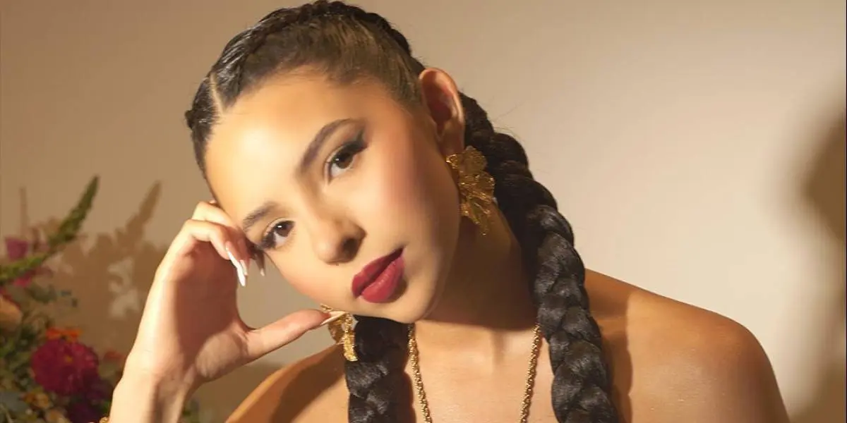 Ángela Aguilar desata controversia con comentario sobre migrantes en pleno show en Los Ángeles- Últimas noticias Ecuador