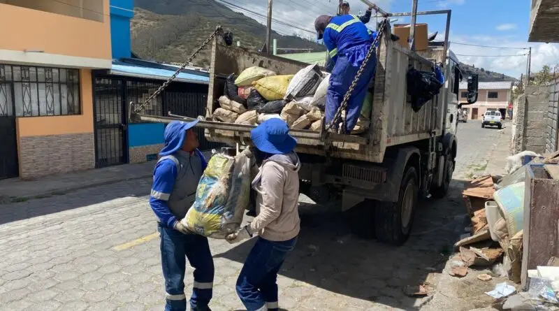 Recolección de residuos voluminosos en Quito- Últimas noticias Ecuador