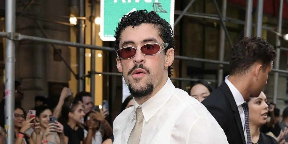 Bad Bunny sufre un incidente épico en el escenario, ¡deja a todos boquiabiertos!- Últimas noticias Ecuador