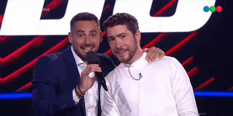 Un cantante ecuatoriano roba el show y cambia de equipo en La Voz Argentina