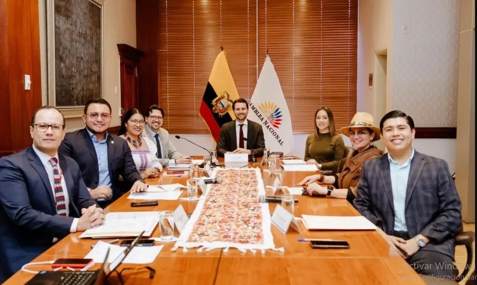 Nuevas leyes buscan controlar el dinero en fundaciones: ¡no te lo vas a creer!- Últimas noticias Ecuador