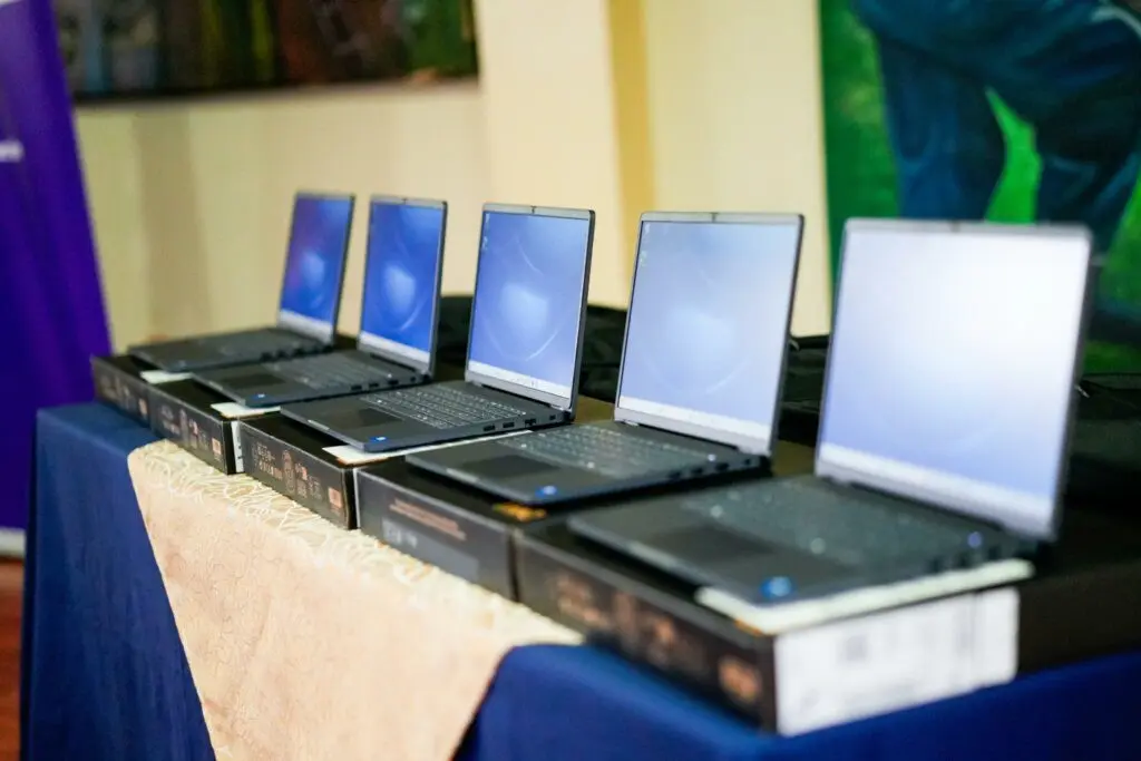 Revolución educativa: 243 laptops transformarán la enseñanza en zonas rurales de Ecuador- Últimas noticias Ecuador