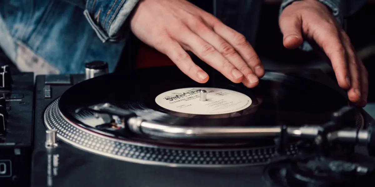 ¡El vinilo regresa con fuerza! Descubre el evento que no te puedes perder en Quito- Últimas noticias Ecuador