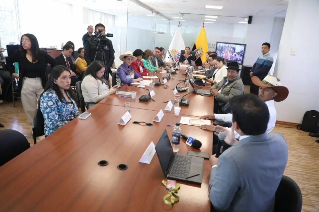 Ecuador se prepara para regular la Inteligencia Artificial y mejorar la educación financiera- Últimas noticias Ecuador