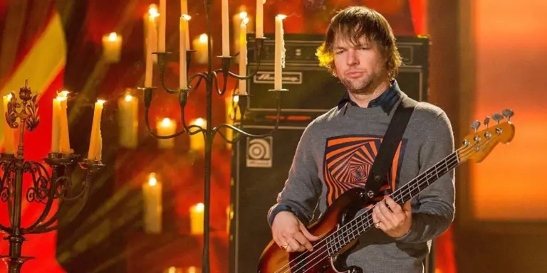 La impactante verdad detrás de la vida del exbajista de Maroon 5 que nadie conoce