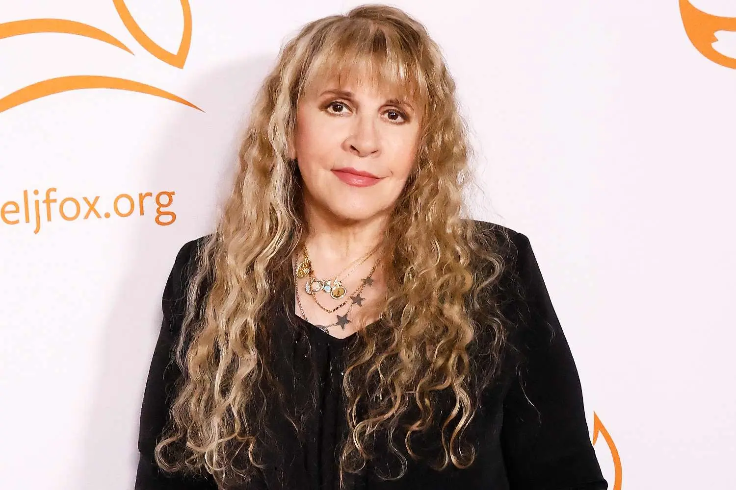 Stevie Nicks sorprende al cancelar conciertos por una lesión misteriosa- Últimas noticias Ecuador