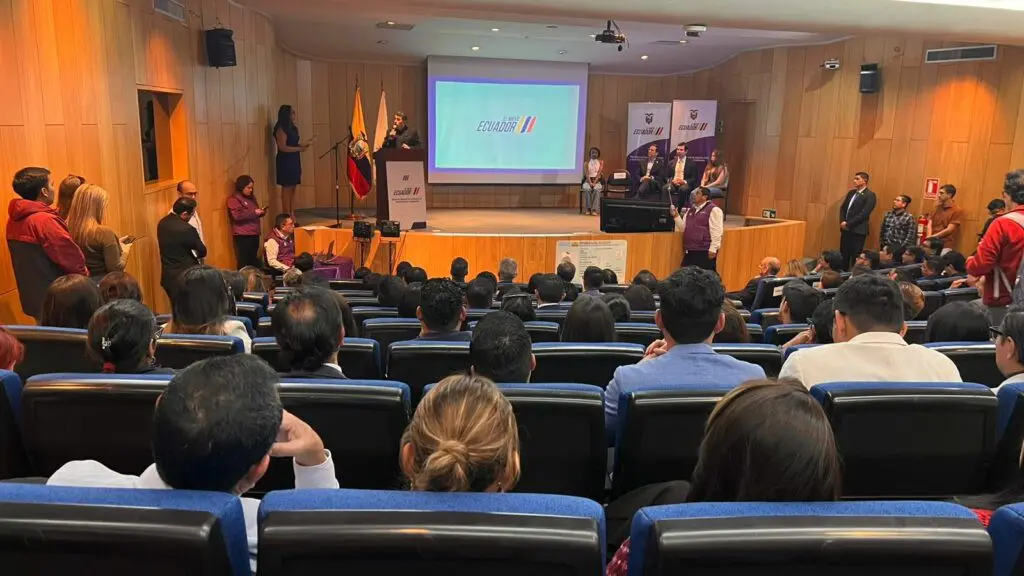 ¡Revolución Digital en Ecuador! Conoce el Asistente Virtual que cambiará tu vida!- Últimas noticias Ecuador