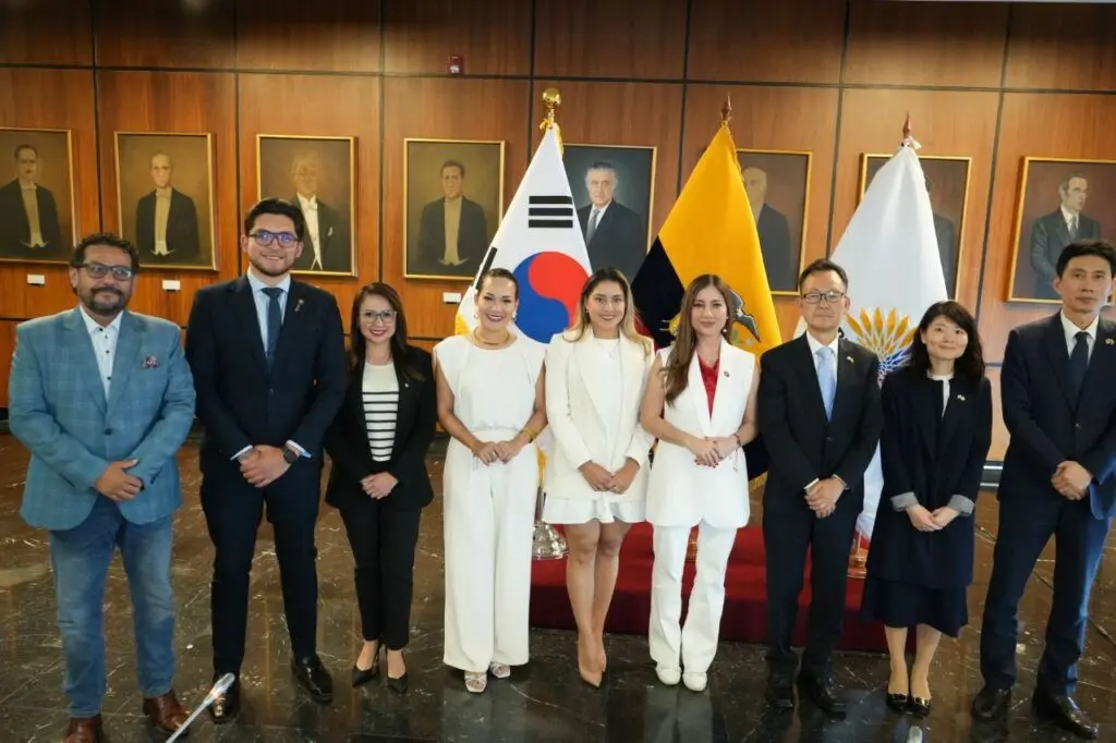 ¡Ecuador da un gran paso hacia Corea! Descubre el nuevo grupo parlamentario.- Últimas noticias Ecuador