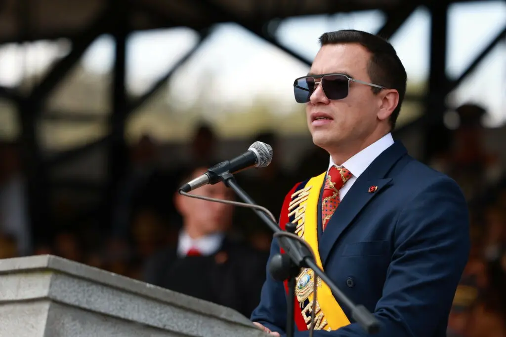 Gobierno de Ecuador ajusta ministerios y enfrenta huelga inminente por despidos masivos- Últimas noticias Ecuador