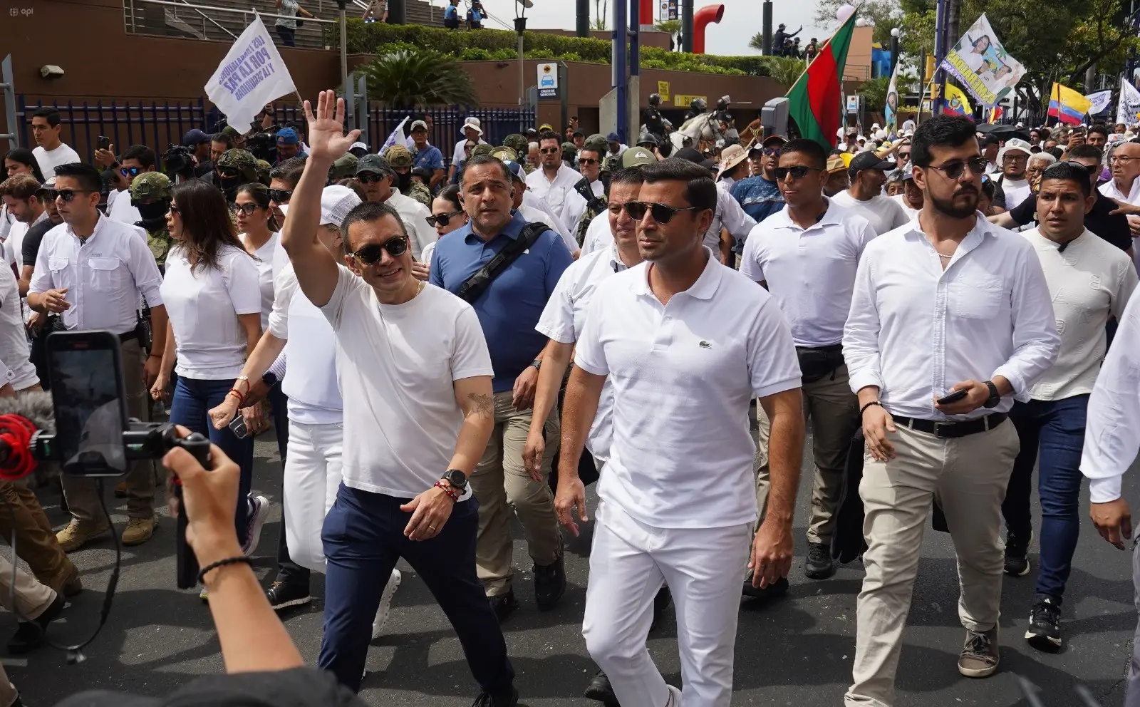 Noboa lidera marcha por la paz en Ecuador.- Últimas noticias Ecuador
