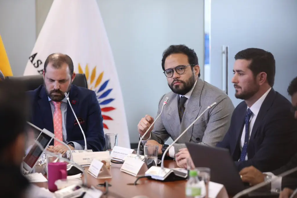 Médicos del IESS en riesgo por nuevas medidas sorpresivas- Últimas noticias Ecuador