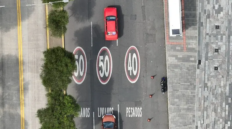 Quito mejora señalización vial con nueva pintura tecnológica- Últimas noticias Ecuador