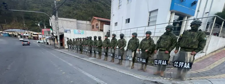 Protestas en Ecuador afectan el transporte, Ejército asegura rutas