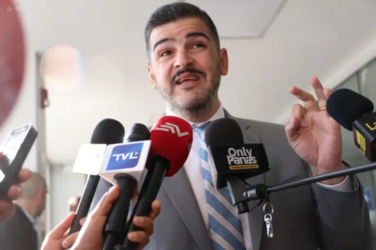 El alcalde de Guayaquil responde por atentado con bomba