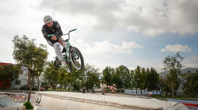 Encuentro de BMX llega al Parque Urbano Cumandá