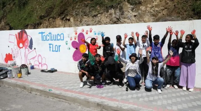 Mural en Toctiuco promueve la paz y respeto