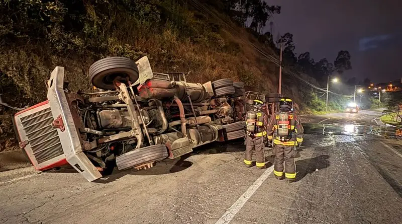 Accidente de tráiler resalta falta de permisos ambientales- Últimas noticias Ecuador