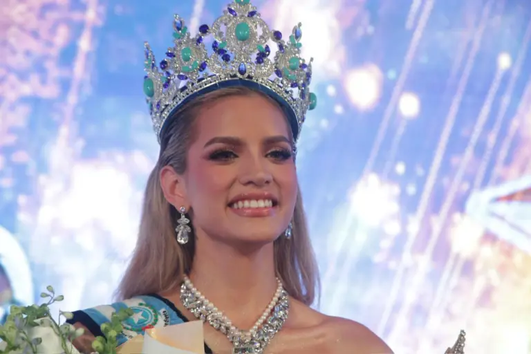 Descubre cómo Abby Riqueros se convirtió en la nueva Reina de Guayaquil 2025