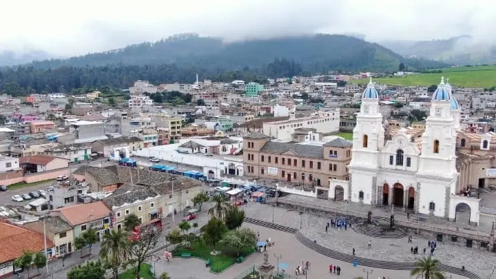 Emaseo recoge 64 toneladas de basura en romería- Últimas noticias Ecuador