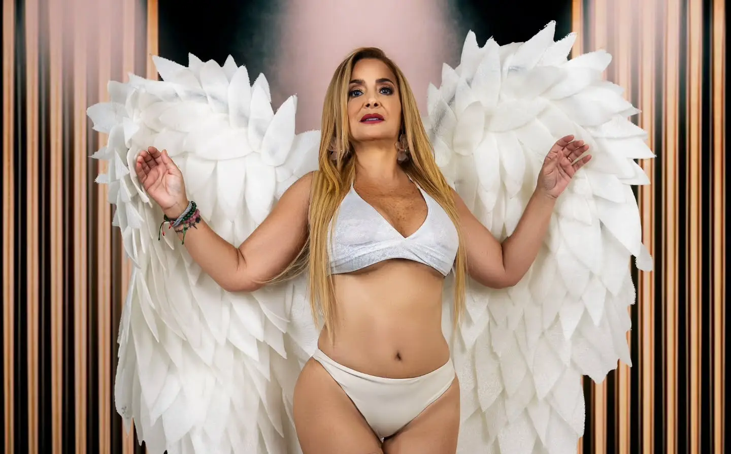 Marian Sabaté sorprende con fotos desnuda a sus 59 años, descubre la razón detrás- Últimas noticias Ecuador