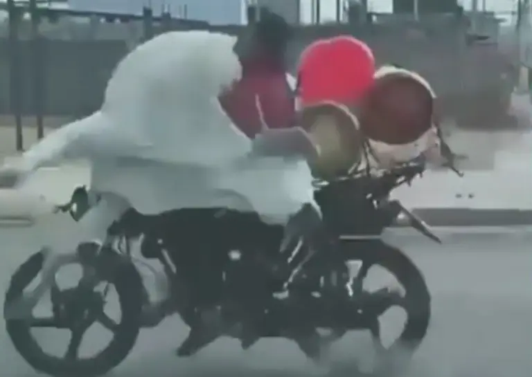 Un extraño choque que sorprende a Guayaquil