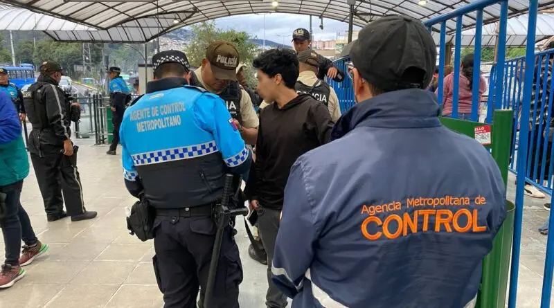 Controles en Trolebús y Ecovía se intensifican en Quito- Últimas noticias Ecuador