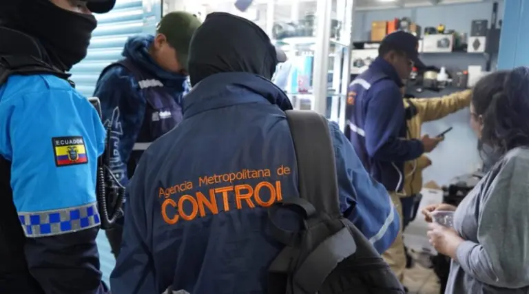 Operativos de control en Quito incautan armas blancas