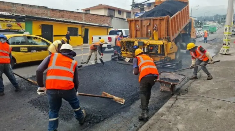 Avances en obras viales en Quito