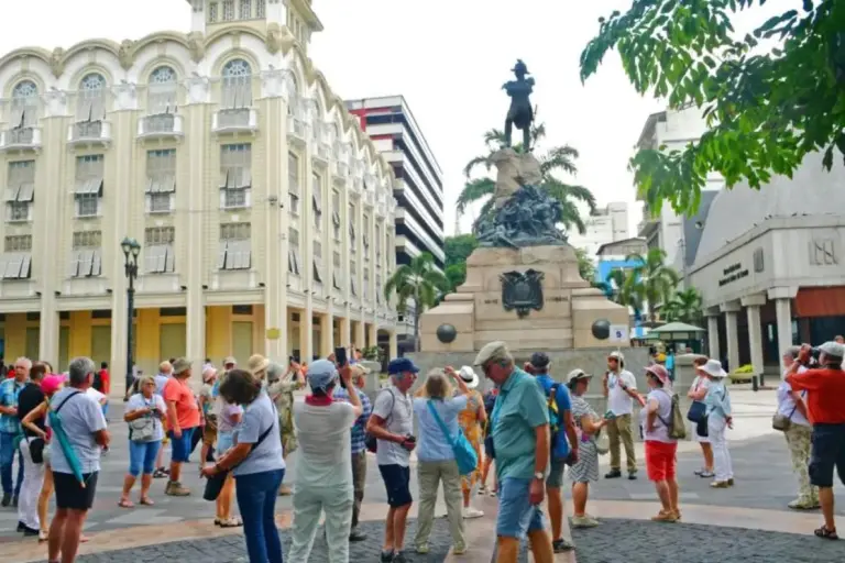 Guayaquil Atrae 2,4 Millones de Turistas en 2025