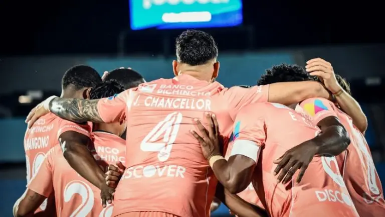 Universidad Católica confirma participación ante Emelec