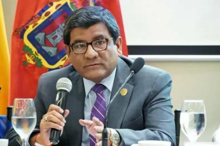 Ecuador responde a nuevo arancel de EE.UU.