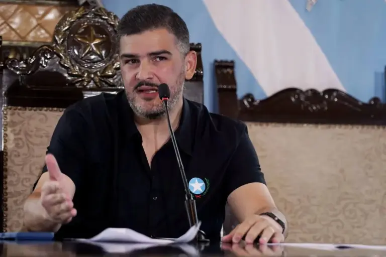 Aquiles Álvarez reafirma liderazgo desde prisión