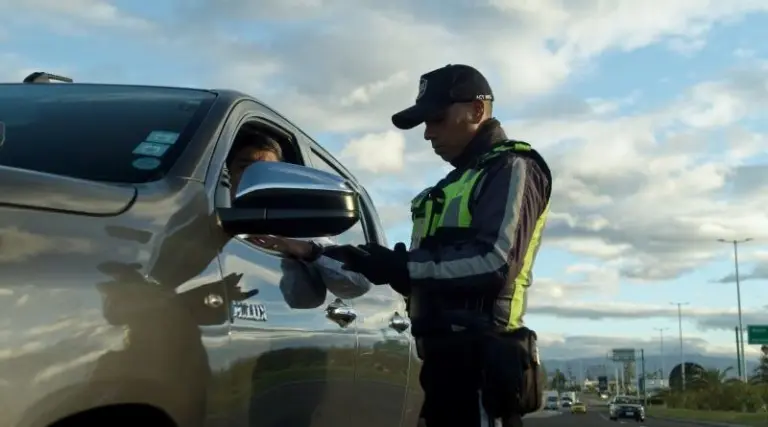 Presentan modelo de gestión para identificación vehicular en Quito