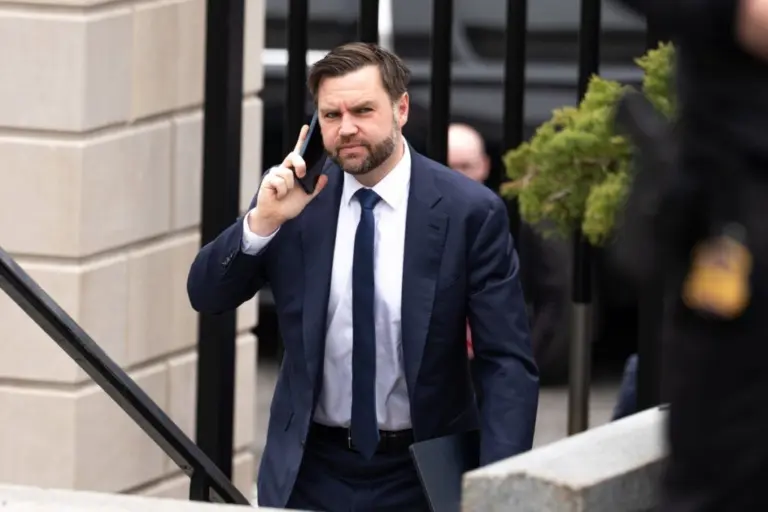 Vance informa sobre el estado de Jameneí