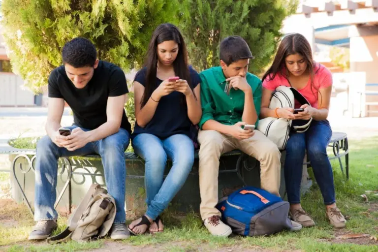 Debate sobre restricciones a redes sociales en Ecuador