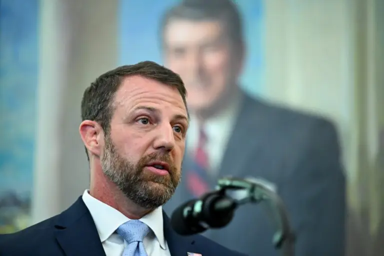 Markwayne Mullin asume Seguridad Nacional en EE.UU.