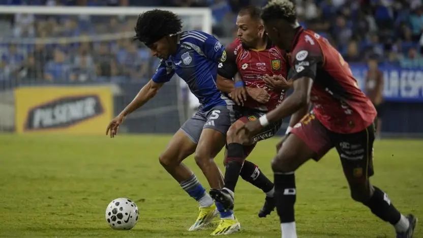 Emelec cae ante Deportivo Cuenca en casa- Últimas noticias Ecuador