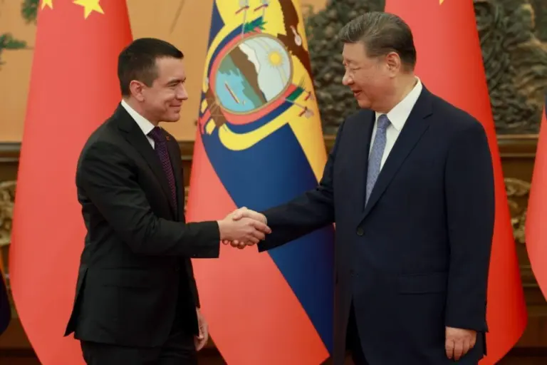 Daniel Noboa planea viaje a China