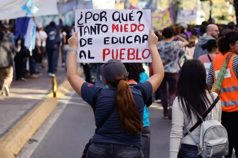 Protestas universitarias en Argentina por presupuesto