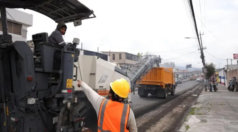 Suspensión de trabajos viales nocturnos en Quito